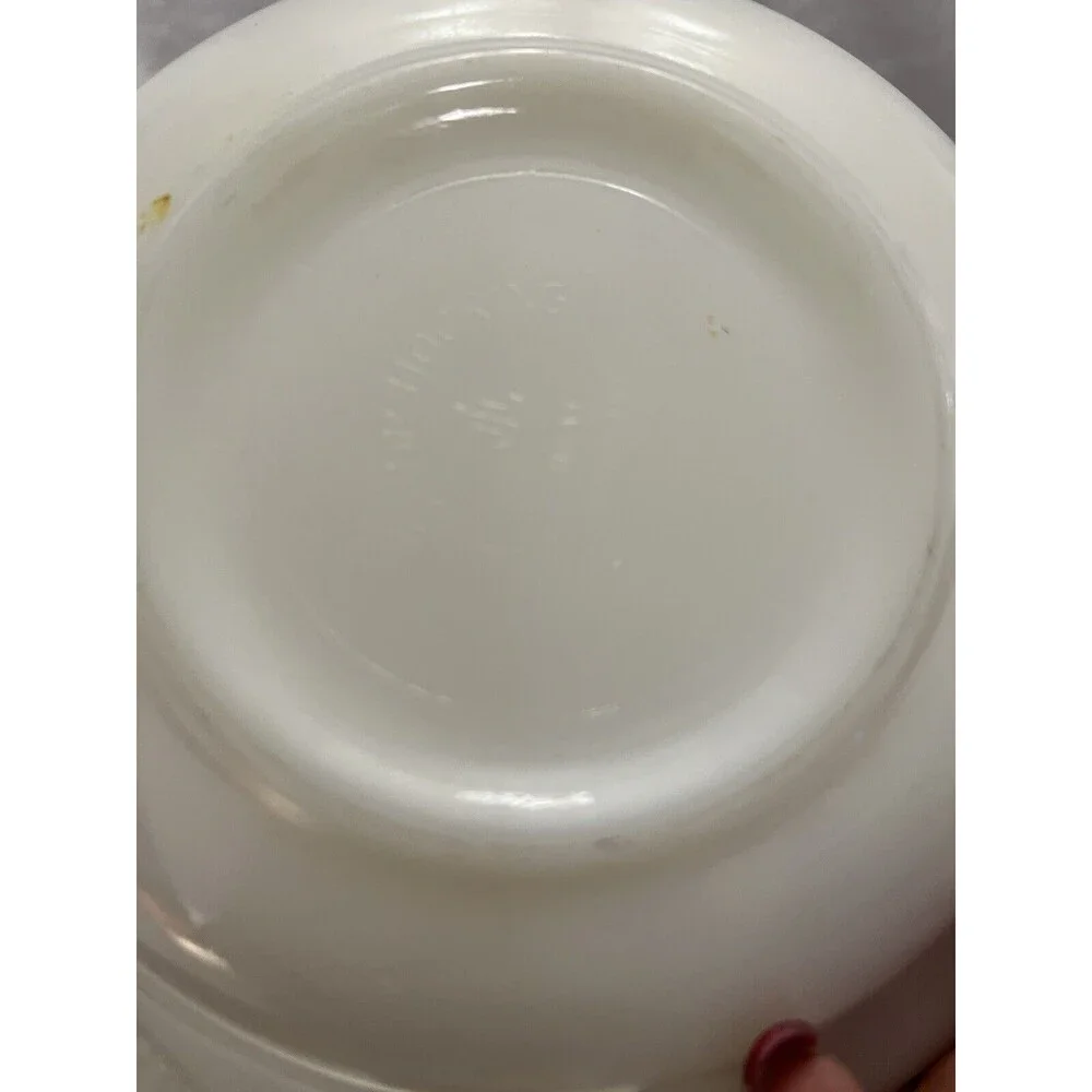 Vintage Anchor Hocking Milk Glass Bowl – 8 Inches – Classic White Glassware